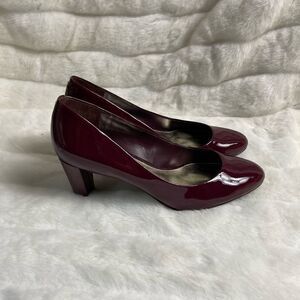Lauren Ralph Lauren Hala patent leather Burgundy heels size 9.5B